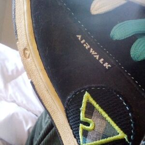 Airwalk wmn's Black and Blue Shoes 7